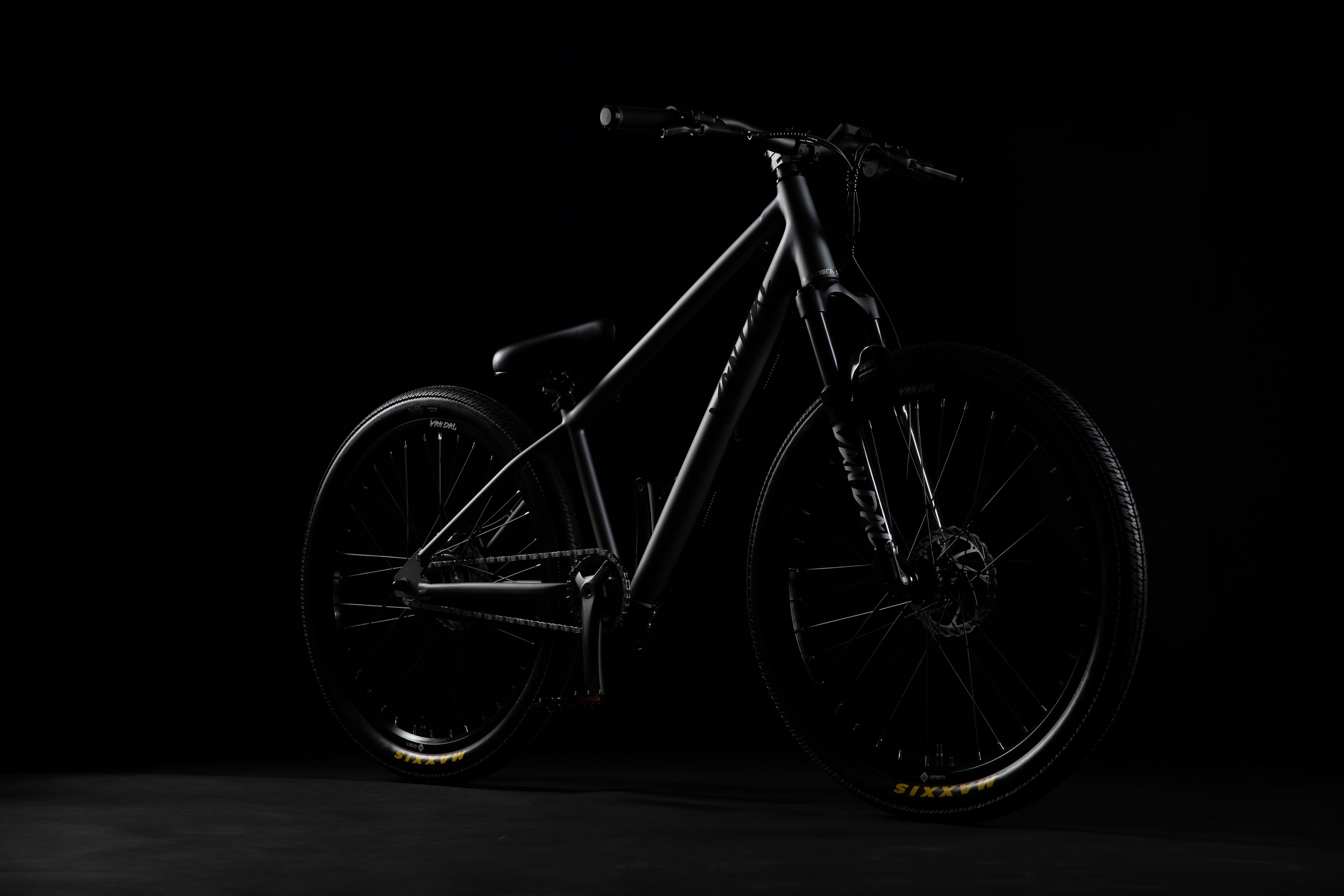 PREORDER NOVEMBER - VANDAL - Electric Dirt Jump Bike